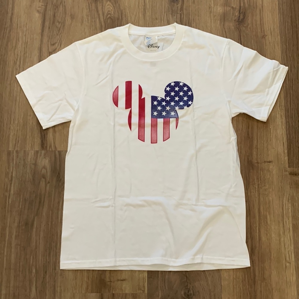 NWT Disney Mickey & Friends Mickey American Flag Fill T-Shirt Size L